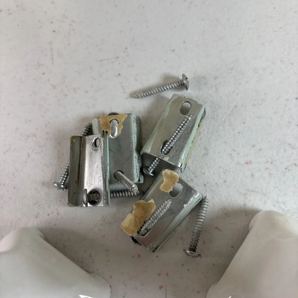 Vintage Mid Century White Porcelain Toilet Paper Towel Holders Lot Of 4 Ends